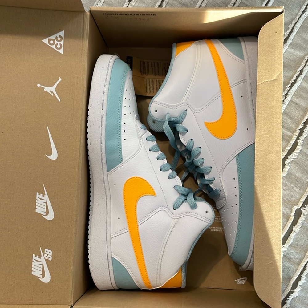 Nike Court Vision Mid NN NIBox